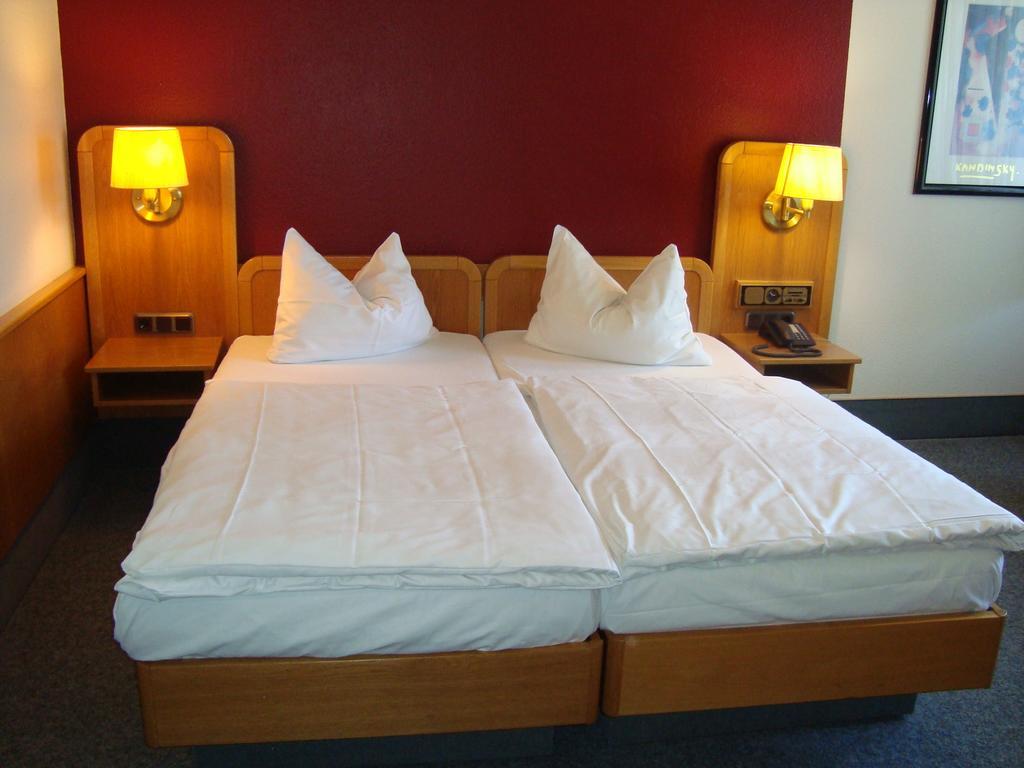 Hotel-Restaurant Handelshof Dortmund Quarto foto