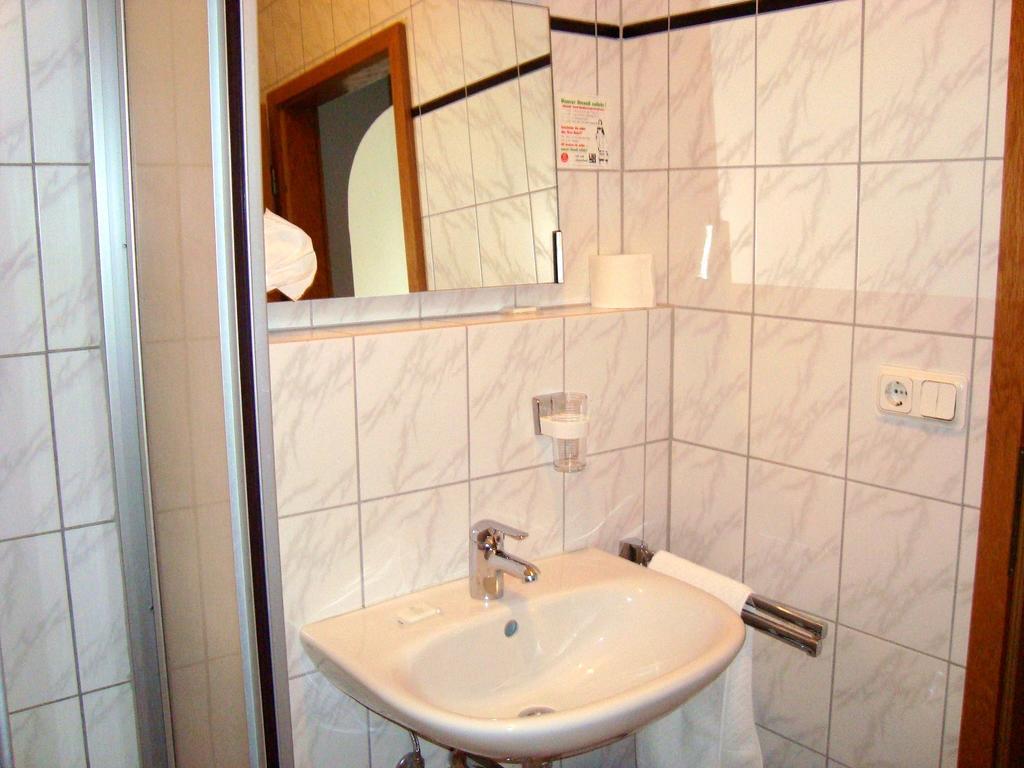 Hotel-Restaurant Handelshof Dortmund Quarto foto